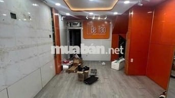 Cho thuê nhà mặt tiền: Quang Trung, P.10, Gò Vấp + Diện tích: 4m x11m