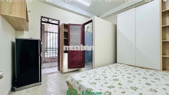 Phòng trọ mới xây có bancol ngay cầu Chà Và Q5
