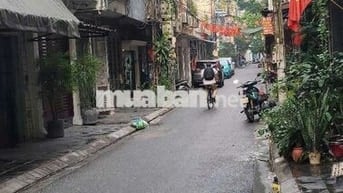 Nhà dân xây phân lô Tam Trinh Mai động