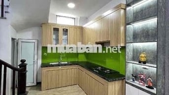 Hoàng Mai_ 33/35m2_nội thất đầy đủ , ba gác lùi cửa , nở hậu