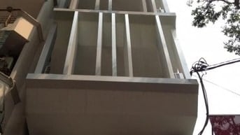 BÁN NHÀ MẶT TIỀN CAO THẮNG, P.12, Q.10, DT: 5,5x19m, 5 Tầng, Hầm, sân 