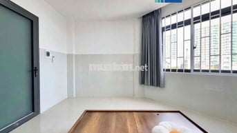 Căn Hộ Mới Full Nội Thất Cửa Sổ Trời Free Xe và Phí Dịch Vụ