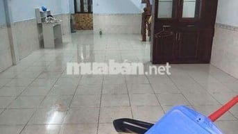 Cho thuê nhà nguyên căn mặt tiền hẻm cách đường lớn 50m
