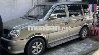 jolie mắt xéo Fi