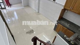 Cho thuê nhà nguyên căn khu CVPMQT, giá thuê 7tr , Xe hơi đậu cửa