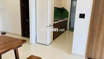 Phòng master cửa sổ trong căn 2 phòng ngủ Q7 Riverside