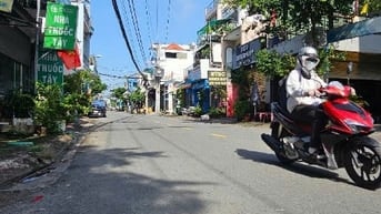 Nhà MT gần trục đường Nguyễn Đình Chiểu, DT: 4m x 24m