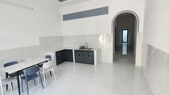 Bán nhà mới xây 3 PN DT đất 150m2 gần Lã Xuân Oai-Nguyễn Duy Trinh