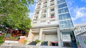 Cho Thuê Mặt Tiền Lớn Q7 - 188M2 - 25TR