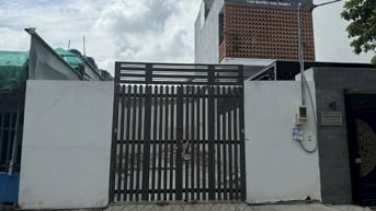 Nhà nát tiện xây mới, dt: 6,3x19, hẻm 8m đường Ao Đôi, giáp Lê Văn Quớ