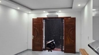 A Thịnh bán nhà 5 tầng, mới, gần chợ, hồ điều hoà, trường học, 7.2 tỷ