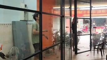 Sửa nhà Thanh Lý vách Kính CL khung sắt chia ô nhỏ