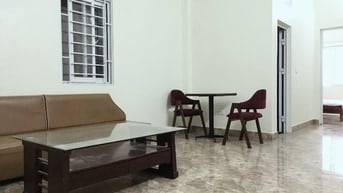 Cho thuê CHMN 50 m2 ở ngõ 467 Hoàng Hoa Thám, Ba Đình vào ở luôn