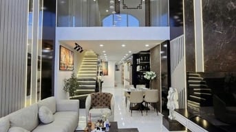 Cần bán gấp nhà ngay Nguyễn Xí giá 3tỷ580 65m2, HXH5M SHR gần siêu thị