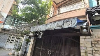 bán nhà ngay Trung tâm chợ vải Tân bình Dt: 4x17m