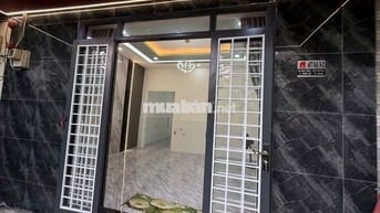 - Bán nhà HHG hẻm 467 . - DT : 5 x 13 ( nở hậu 6.8m ) .