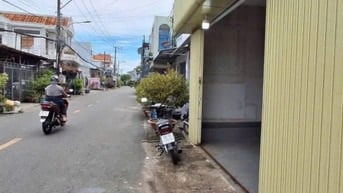 BÁN KIOT MẶT TIỀN ĐANG CHO THUÊ Ở TÂN XUÂN HÓC MÔN, dt 83m2, GIÁ 700tr