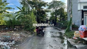 Đất Vuông Đẹp – Gần Chợ ,Trường Học– Giá Chỉ 6.3 Tỷ!