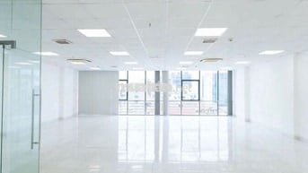 Cho thuê văn phòng mặt tiền đường Phổ Quang, diện tích 100m²