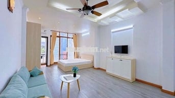 Cho Thuê Căn Hộ Studio Bancong thoáng mát Ở CMT8,Q1 gần cv Tao Đàn