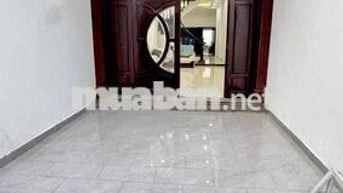 Nhà Đẹp Hẻm Xe Tải đg Q.Trung P11: 4x28m, 4pn, 5wc, sân thượng