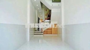Nhà 2 phòng trục chính hẻm XVNT