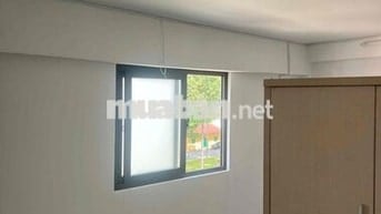 NHÀ MỚI XÂY - GẦN SÂN BAY - CỬA SỔ TRỜI THOÁNG - FULL NỘI THẤT CAO CẤP