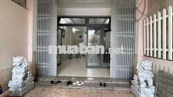 Nhà mới cho thuê ( 4m x 33m ) có sân 12m 2 phòng ngủ 2 vệ sinh