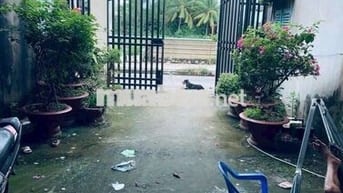 Cần bán nhà 2 căn liền kề mặt tiền