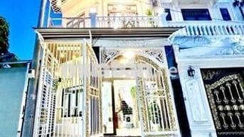 NHÀ ĐẸP 3 TẦNG - HXH NGŮ -  VUÔNG NHƯ A4- HTH - NHÀ BÈ- CHỈ 6TY99