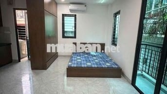 Khai trương CCMN 35m2 Full đồ. Ban công thoáng, máy giặt tại Đội Cấn