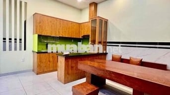 Cho Thuê Nhà Mới Sạch Sẻ DT 180m2 1Trệt 2Lầu 3Pn 4Wc Hẻm Tải Đậu Ôtô