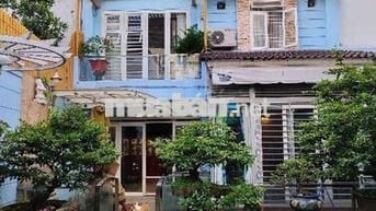 Thống Nhất, Biệt phủ 3 tầng, sân ô tô quay đầu, gần 200 m²,giá 13.8 tỷ
