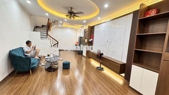 nhà mới 42m2 phố Dương Văn Bé-oto đỗ-6 tầng thang máy nhập-view hồ