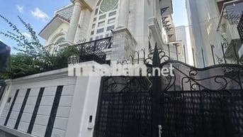 🏤🏤 SIÊU PHẨM BIỆT THỰ  220m2 x 3 Tầng- 🏆🏆 chỉ 25 Tỷ
 Ô Tô VÀO NHÀ