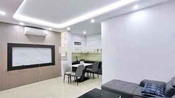 Nhà đẹp Tô Vĩnh Diện, 2 thoáng, 50m ra ô tô, gần gửi ô tô. Chỉ 7,8 ty