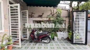 bán nhà mặt tiền gần chợ dĩ an bình dương