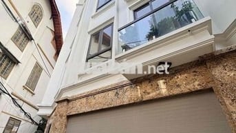 NHÀ NGỌC THUỴ LÔ GÓC-Ô TÔ 7 CHỖ NGỦ TRONG NHÀ-THANG MÁY-FULL NỘI THẤT