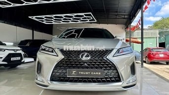 Lexus RX300 2020 màu vàng cát, số tự động