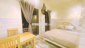 Phòng 3 cửa sổ, full tiện ích có thang máy, bảo vệ 24/7