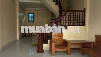Bát Khối- Nguyên Căn - 40M2× 3Tầng - 4 Ngủ - Ô Tô Đỗ Cửa- 6,5Tr