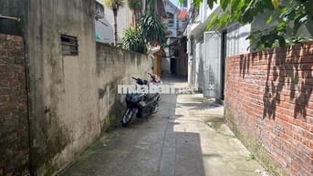 BÁN ĐẤT TẶNG NHÀ , PHƯỜNG KIẾN HƯNG , QUẬN HÀ ĐÔNG
