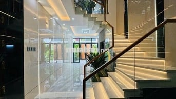 CHO THUÊ NHÀ MẶT TIỀN PHẠM THẾ HIỂN  1 trệt 1 lầu 2 PN - Sân Oto