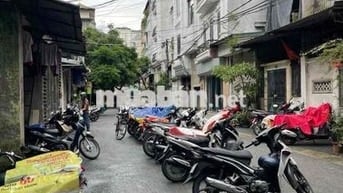 Bán nhà tập thể phố Lò Đúc nhà đẹp 2 thoáng ở ngay 50m tầng 2 giá nhỉn