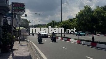 CHỦ ĐỊNH CƯ NƯỚC NGOÀI - NHÀ MẶT TIỀN THỤT PHẠM VĂN ĐỒNG - CHỈ 4 TỶ