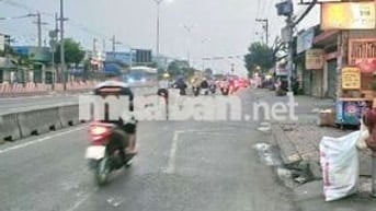 Bán nhà MT QL1A, BHH B, Bình Tân, 88M2, 5pn, 5wc, SHR