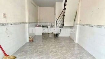 Nhà nguyên căn 4,5tr đường số 18B phường bhhA DT 3,5❌7 trệt 1 lầu đúc