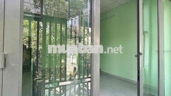 Bán nhà sổ riêng 80m2 cách chợ đầu mối Thủ Đức 200m giá chỉ 2.5tỷ
