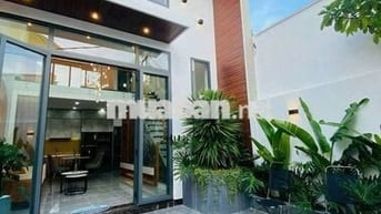 Cho thuê nhà phố 3PN full nội thất mới có sân vườn thoáng mát