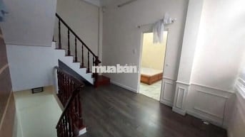BÁN NHÀ ĐẸP Q1 – CÁCH 1 CĂN RA MẶT TIỀN TRẦN KHẮC CHÂN- NGANG 6M